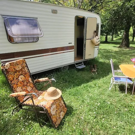 Campsite Chez Josette Caravane Le Sorbier Montignac Lascaux
