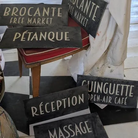Chez Josette Caravane Le Sorbier Lascaux