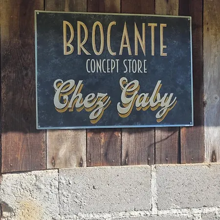 Chez Josette Caravane Le Sorbier Lascaux