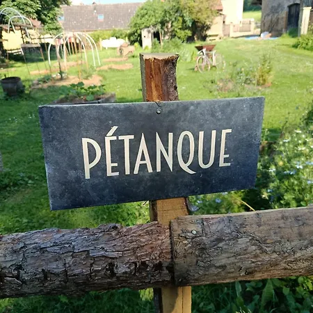 Chez Josette Caravane Le Sorbier Lascaux Montignac-Lascaux